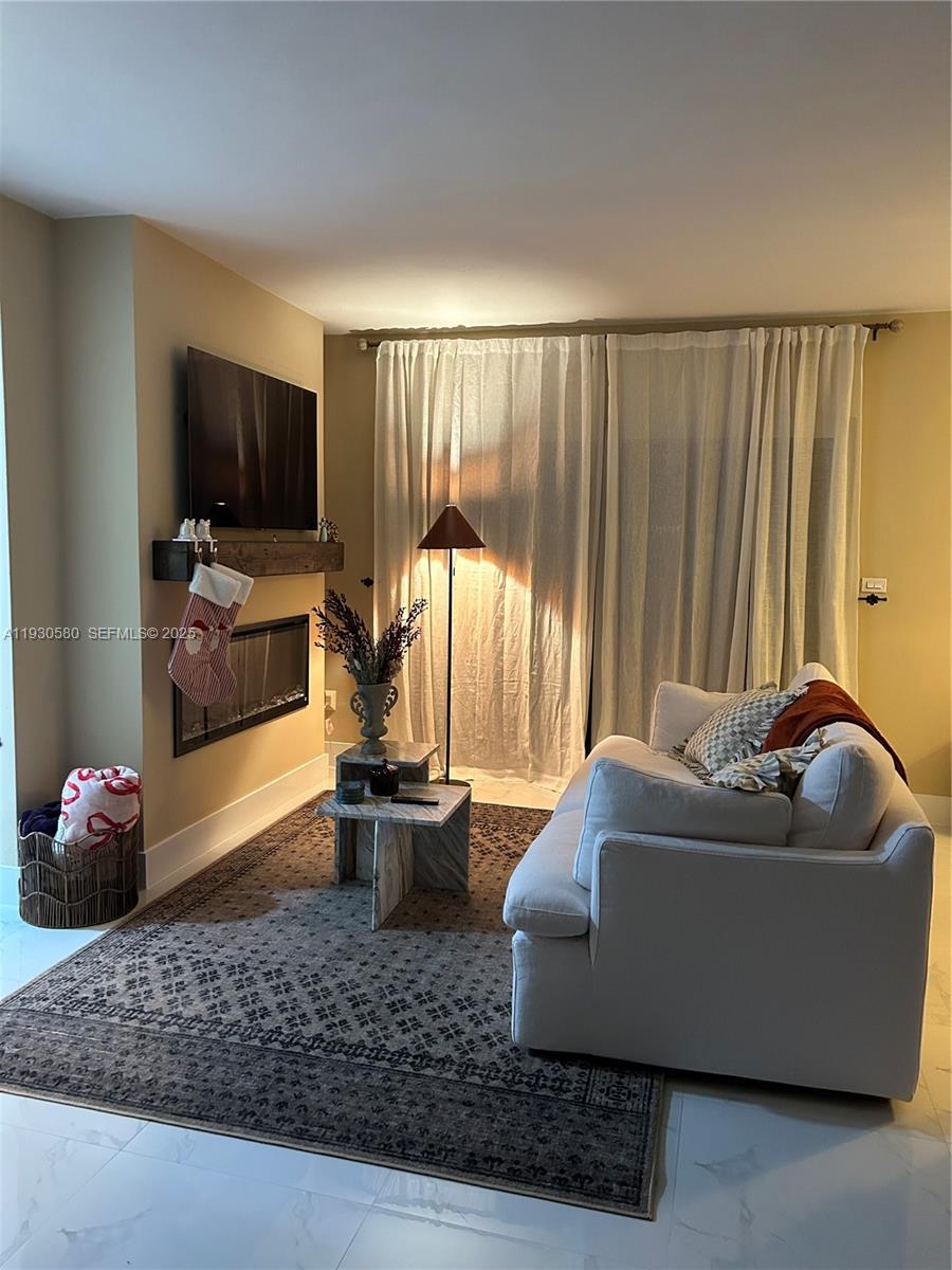 WESTWOOD LAKE 3RD ADDN - Residential