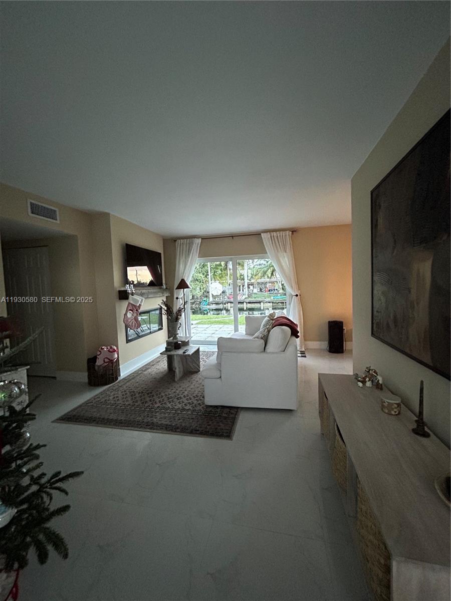 WESTWOOD LAKE 3RD ADDN - Residential