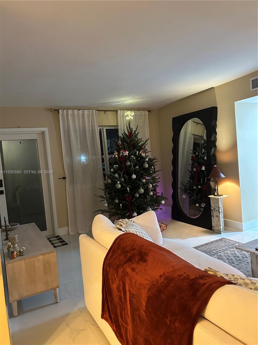 WESTWOOD LAKE 3RD ADDN - Residential