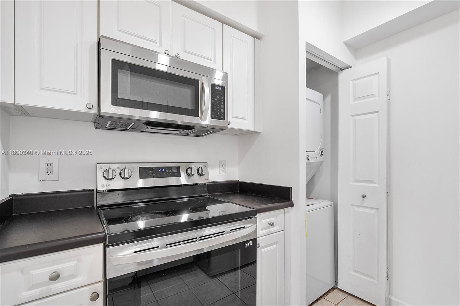 PORTO BELLAGIO CONDO - Residential