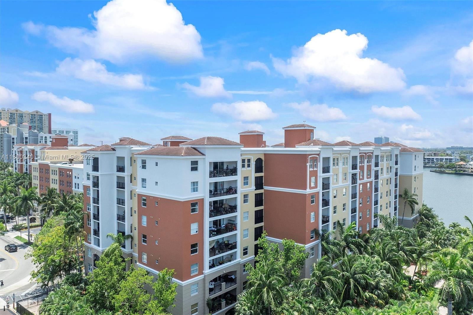 PORTO BELLAGIO CONDO - Residential