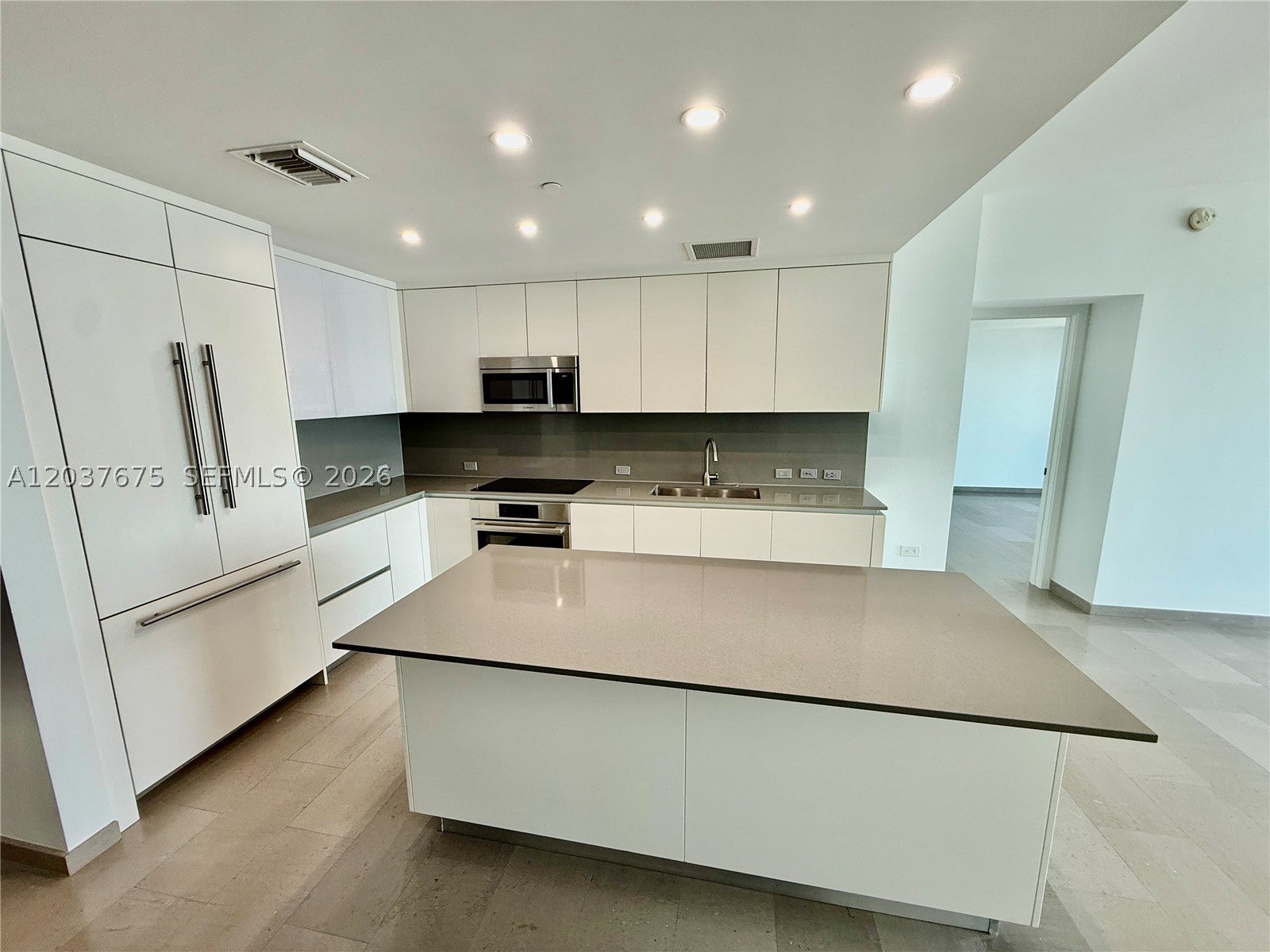 68 SE 6th St 2707