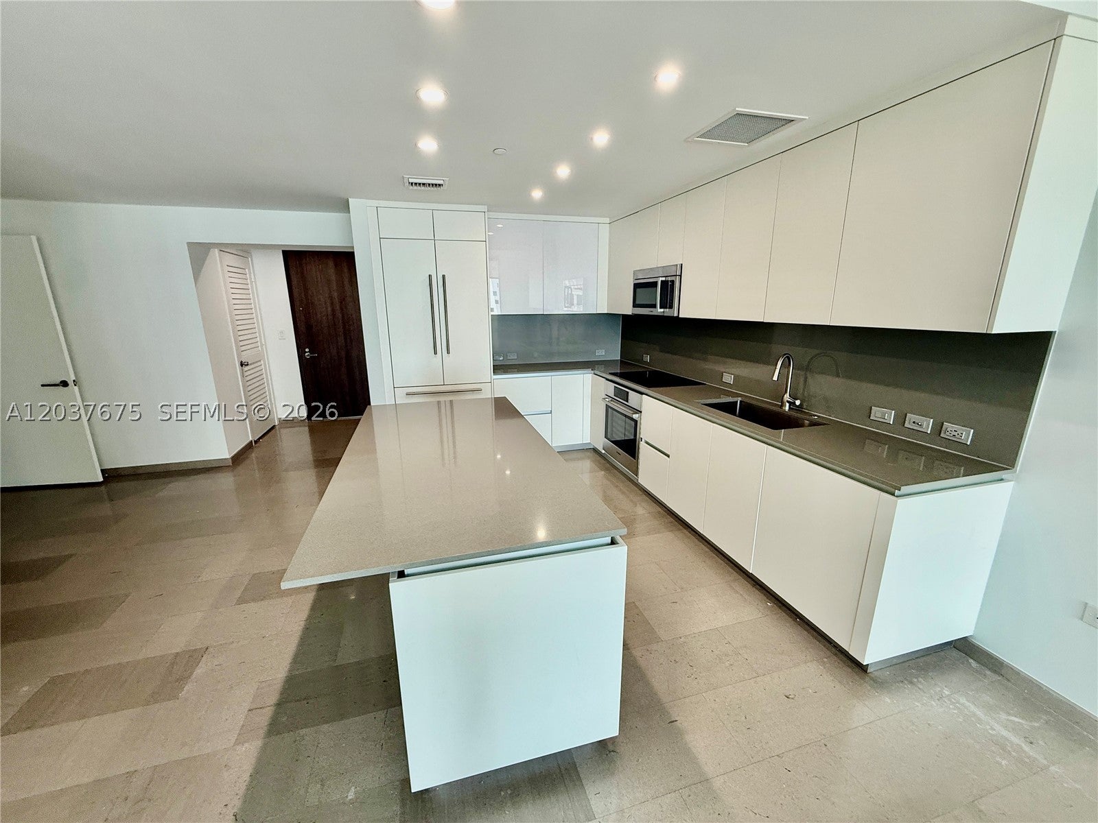 68 SE 6th St 2707