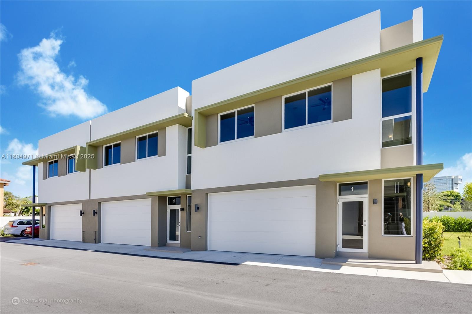 7701 Sw 95th Ter 2, Miami, Broward County, Florida - 3 Bedrooms  
3 Bathrooms - 