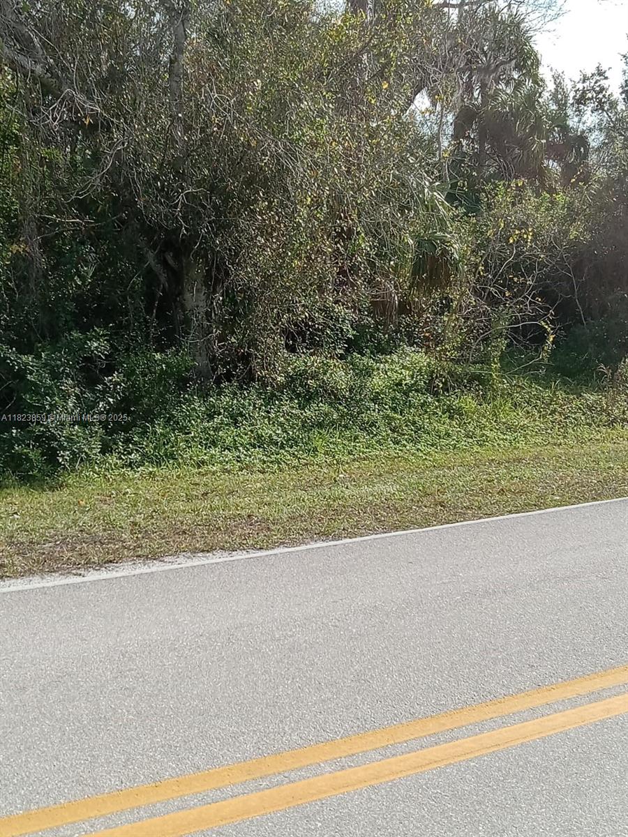 TROP G A UN 6 BLK81 LT 9 2 - Land