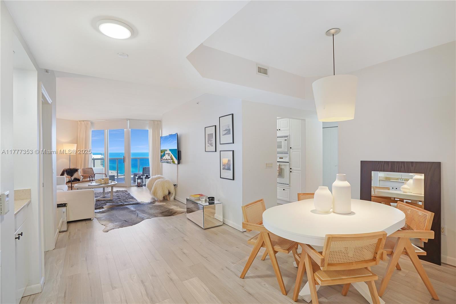 4779 Collins Ave 2908