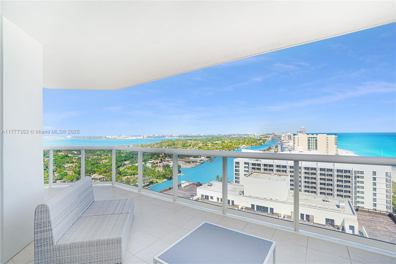 4779 Collins Ave 2908