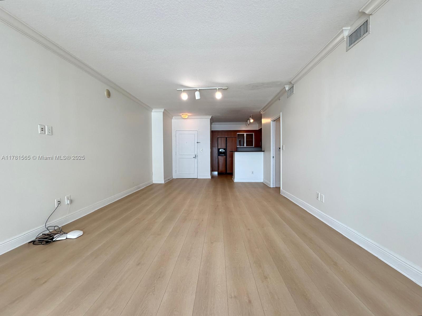 325 S Biscayne Blvd 1214