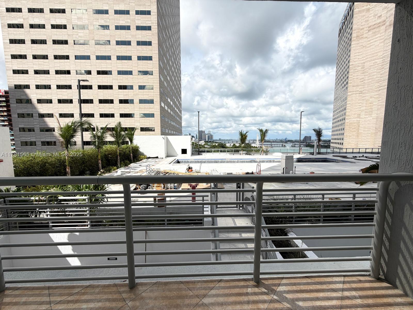 325 S Biscayne Blvd 1214