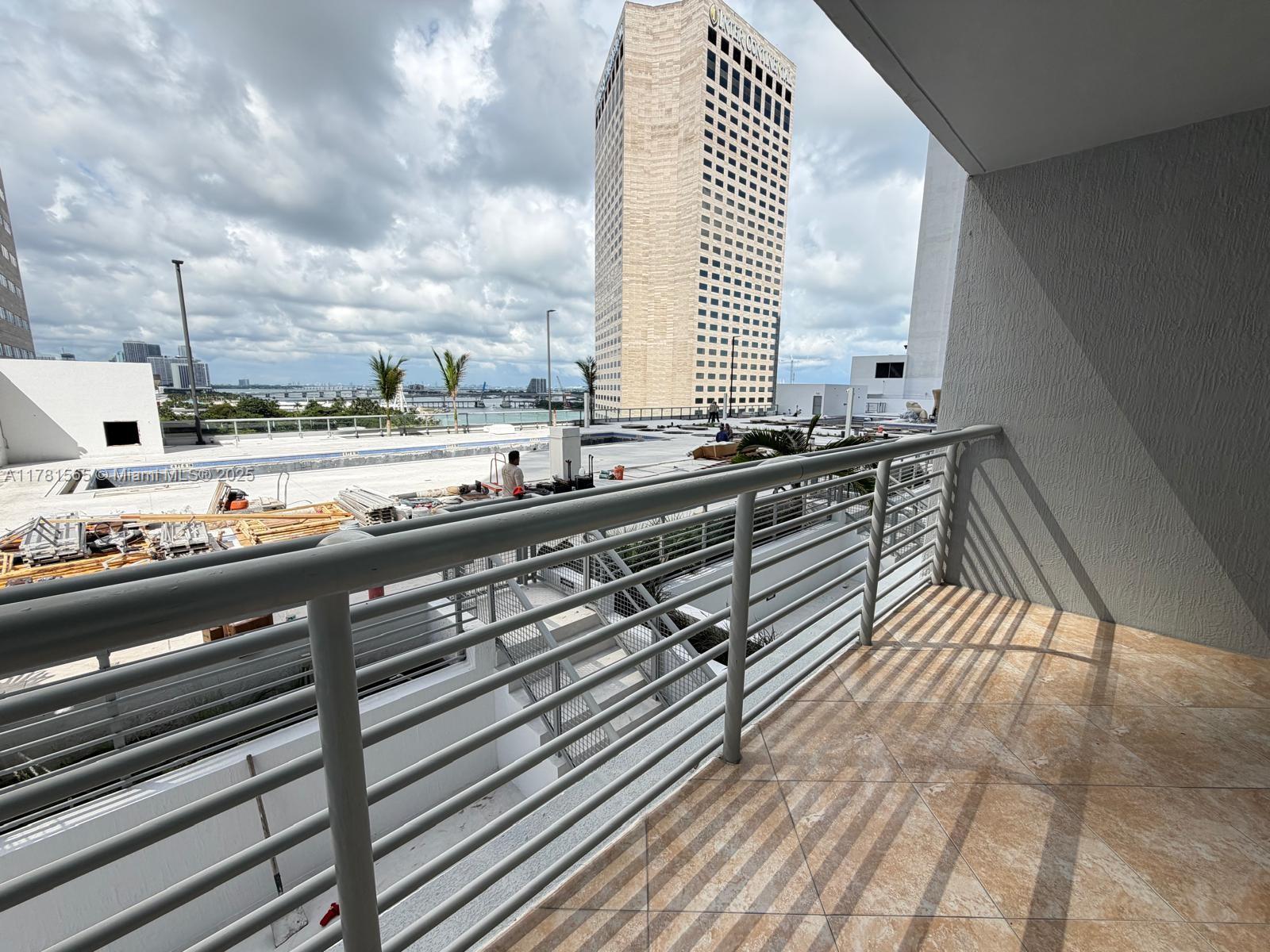 325 S Biscayne Blvd 1214