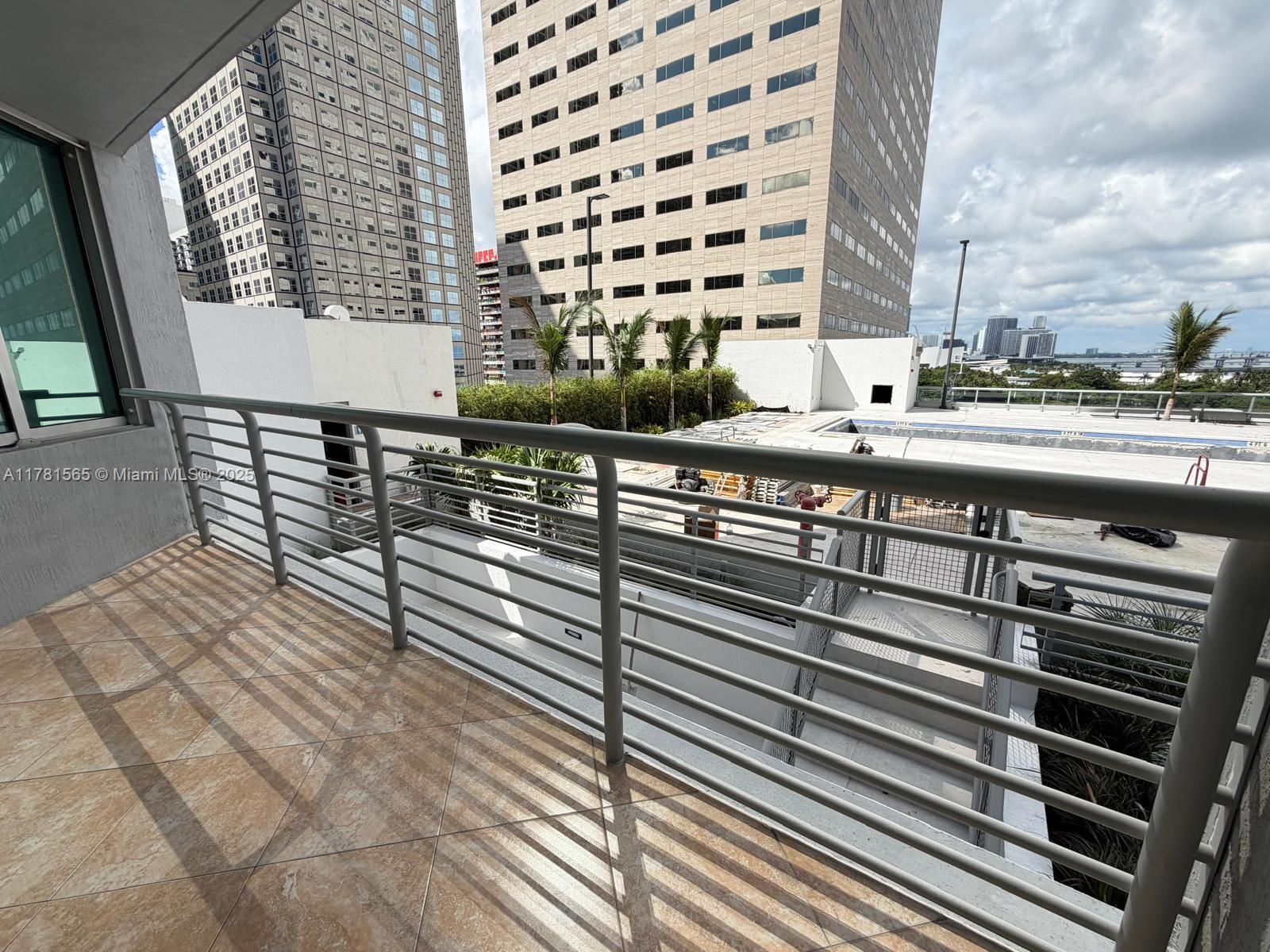 325 S Biscayne Blvd 1214