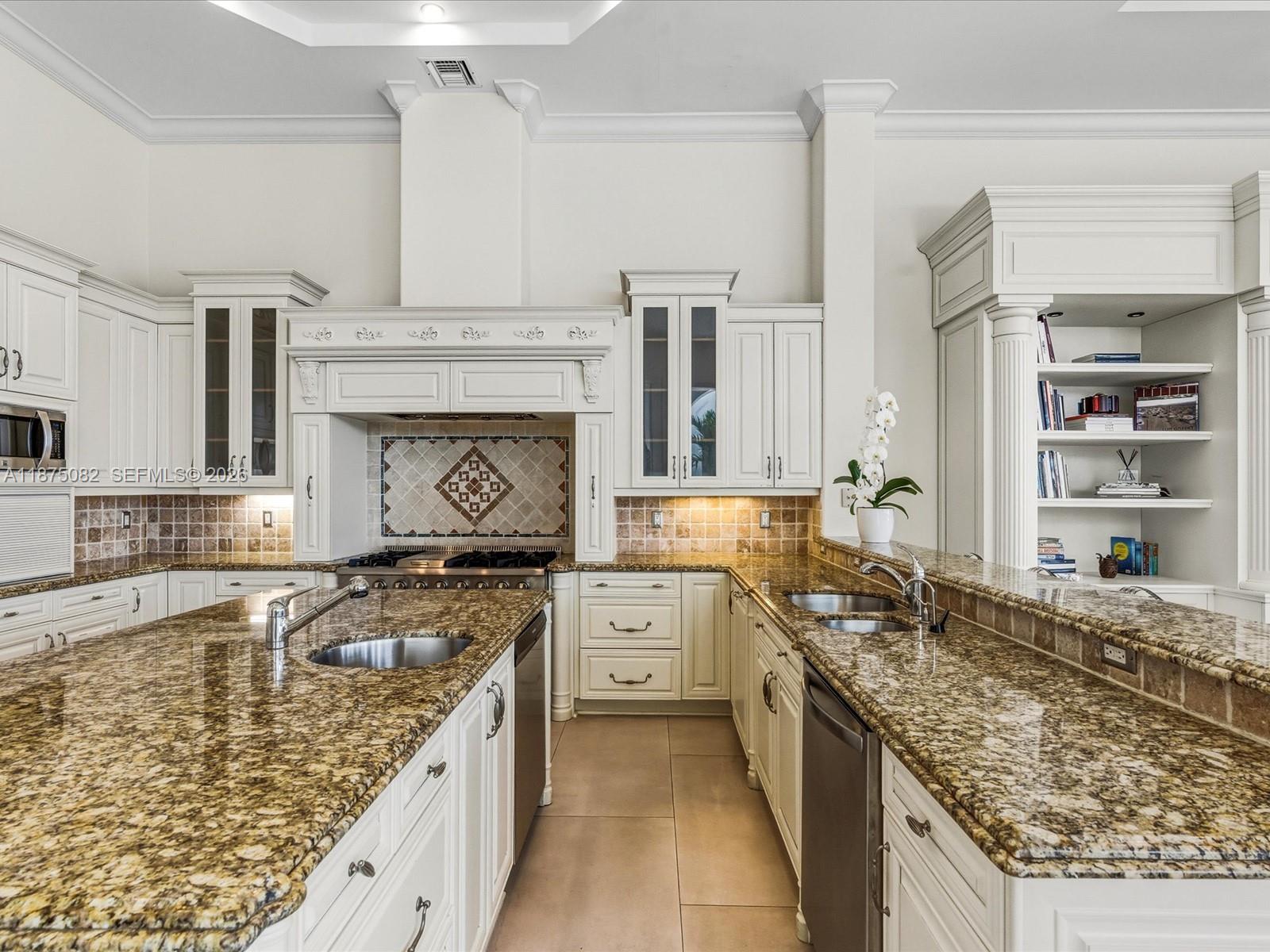 ISLAND ESTATES - Residential