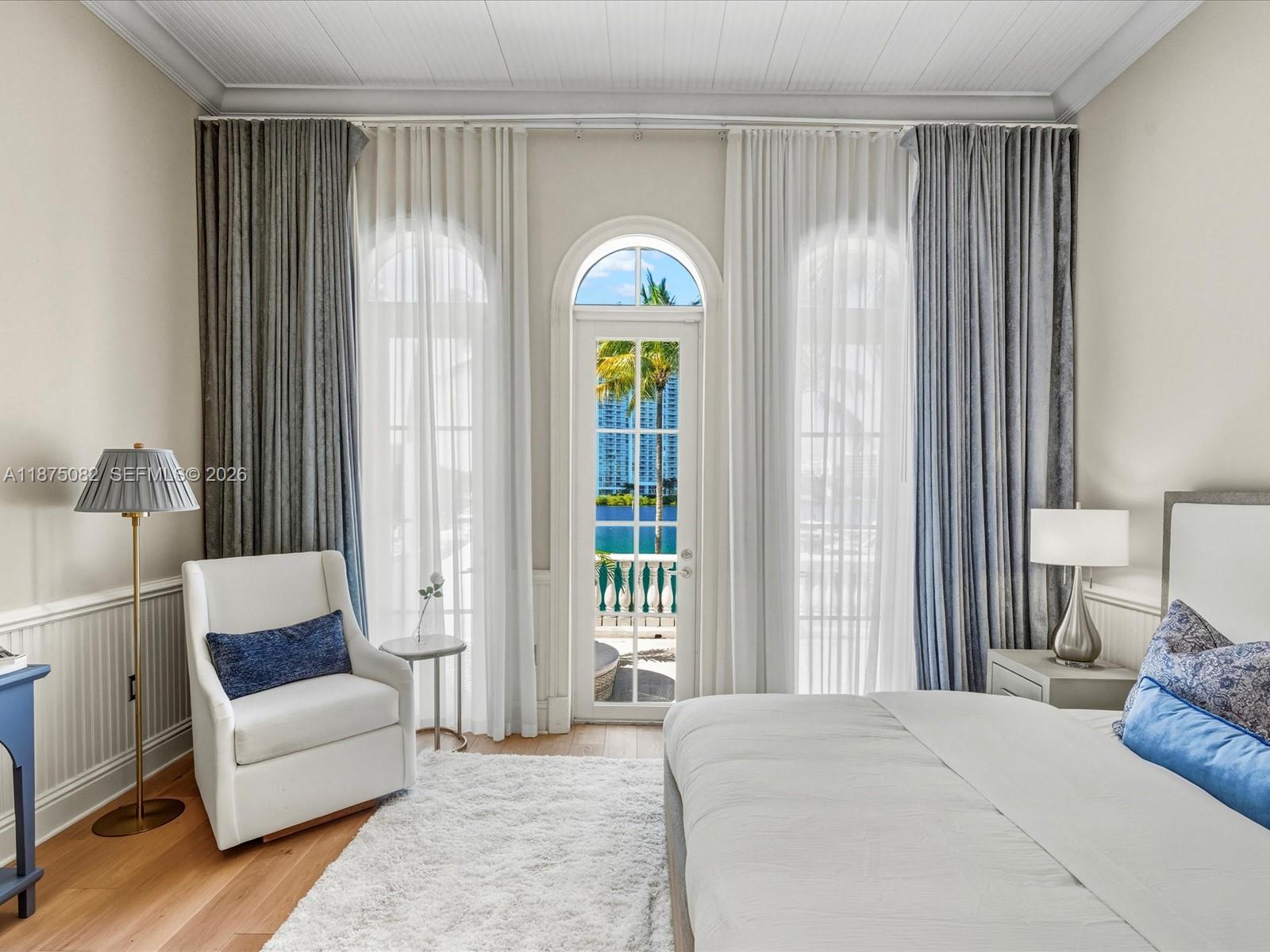 ISLAND ESTATES - Residential