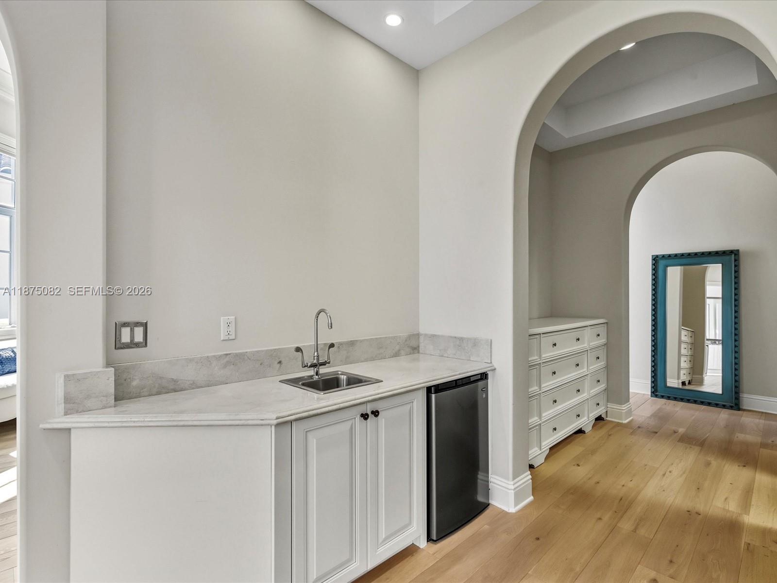 ISLAND ESTATES - Residential