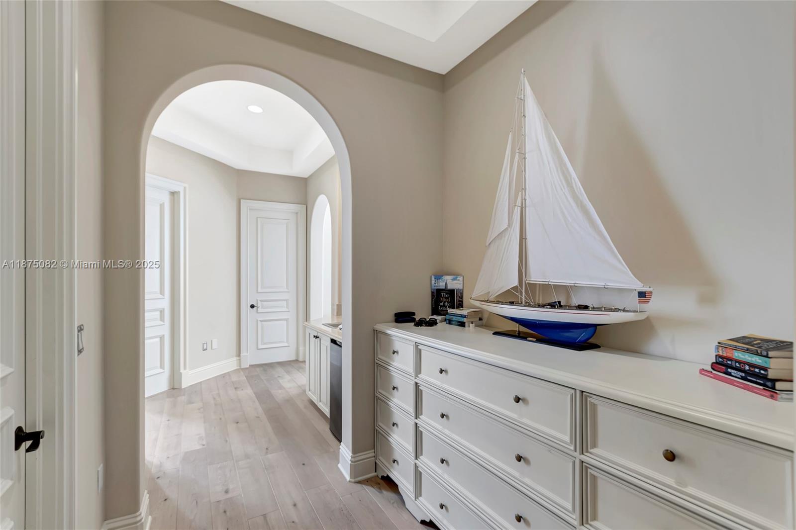 ISLAND ESTATES - Residential