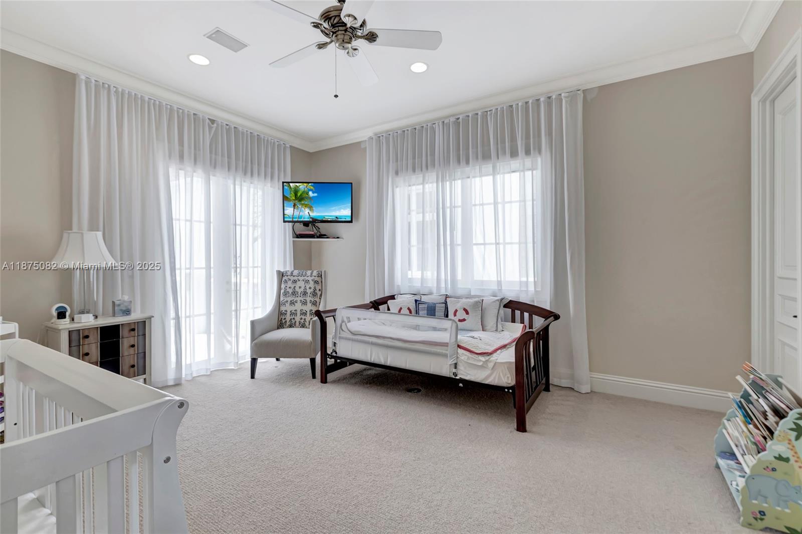 ISLAND ESTATES - Residential