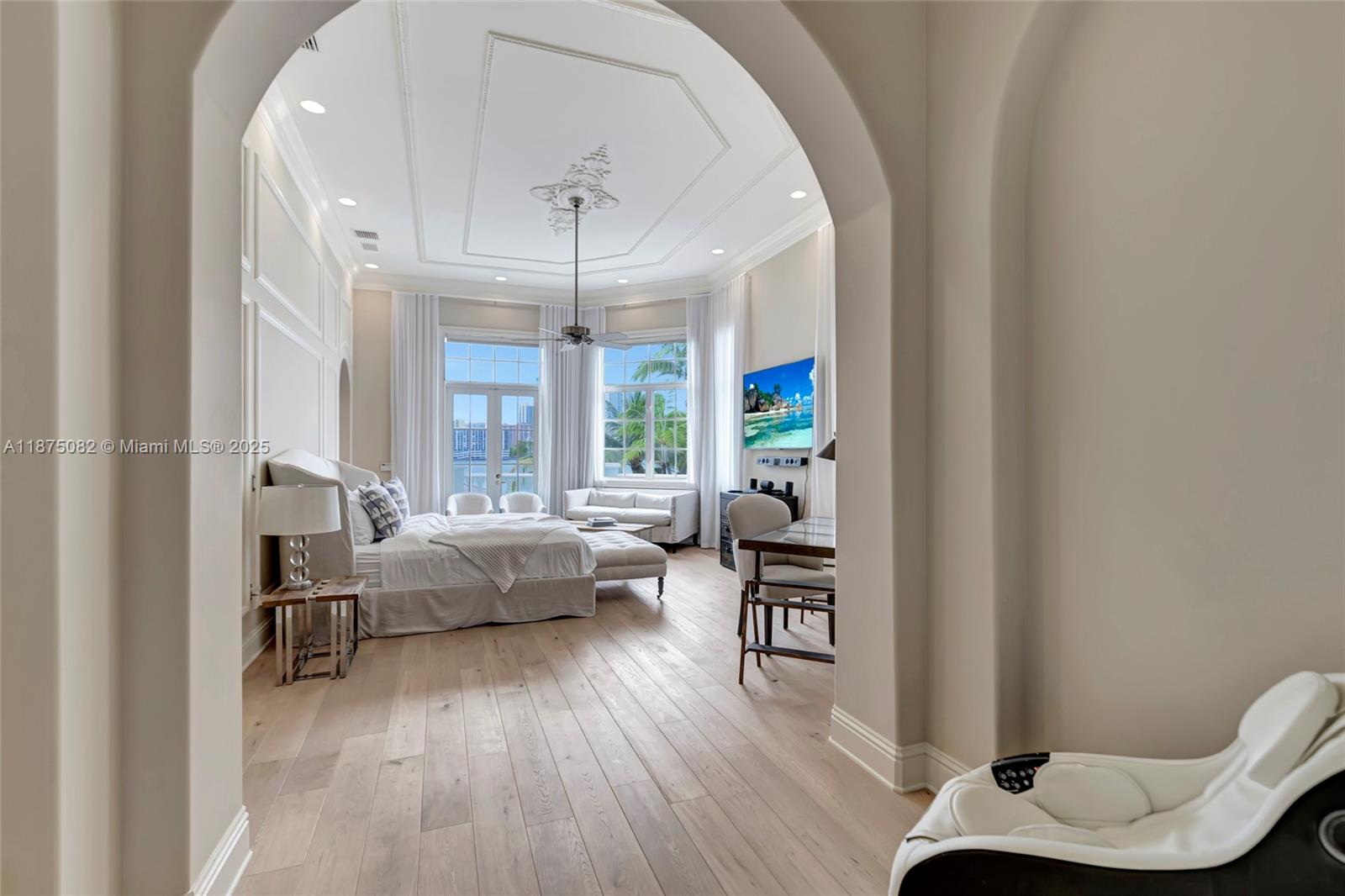 ISLAND ESTATES - Residential