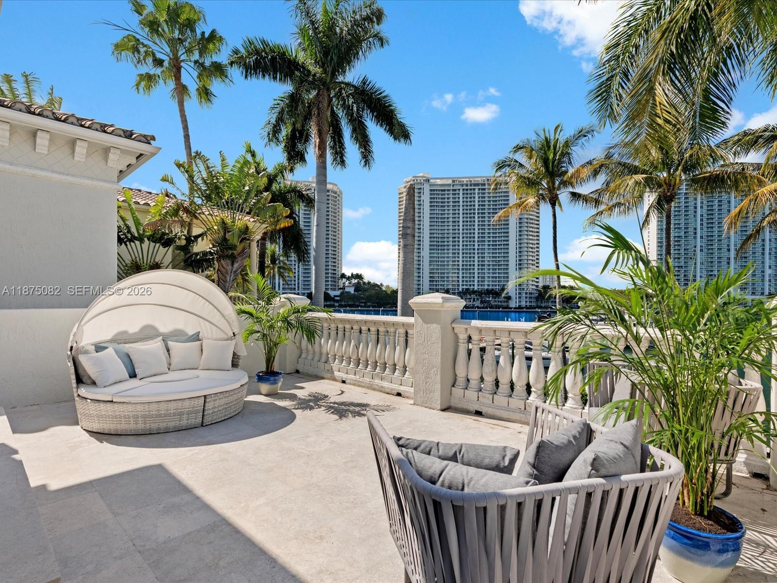 ISLAND ESTATES - Residential