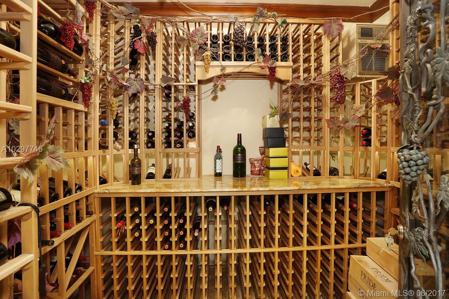 LOS PINOS - Residential