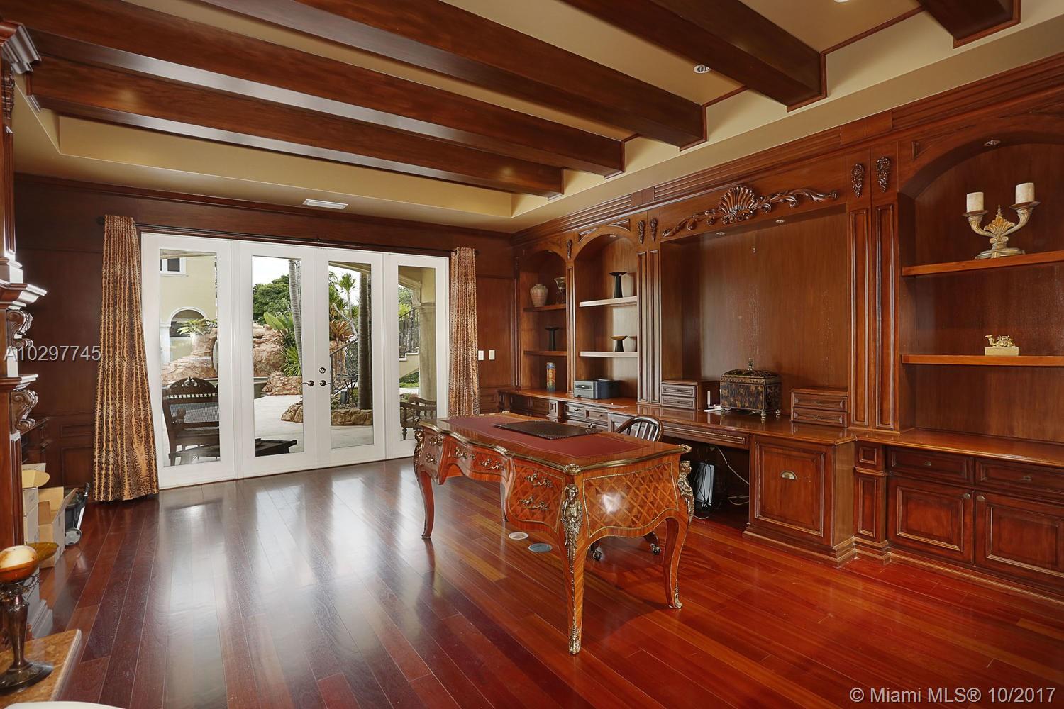 LOS PINOS - Residential