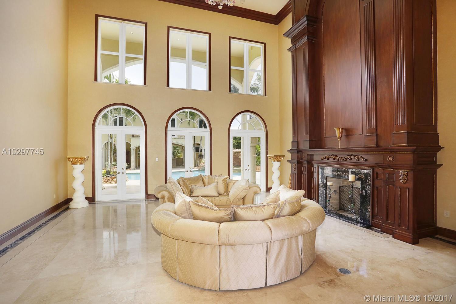 LOS PINOS - Residential