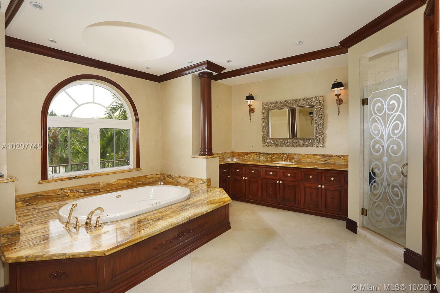 LOS PINOS - Residential