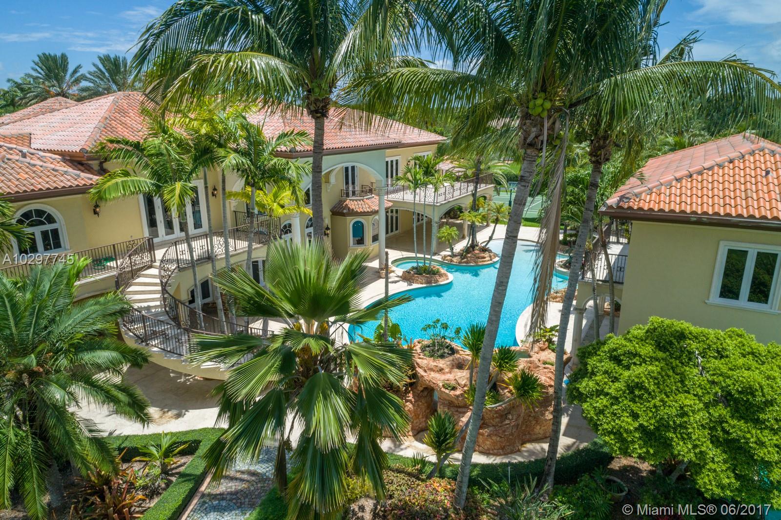 LOS PINOS - Residential