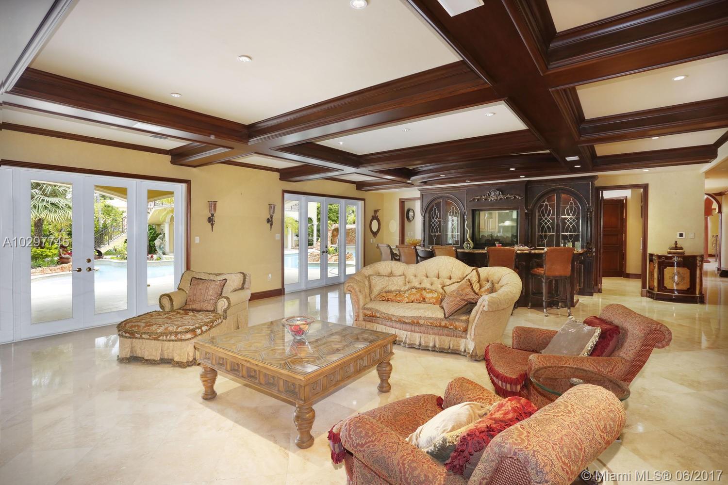 LOS PINOS - Residential