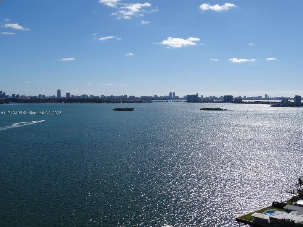 THE TOWERS OF QUAYSIDE CO - Residential