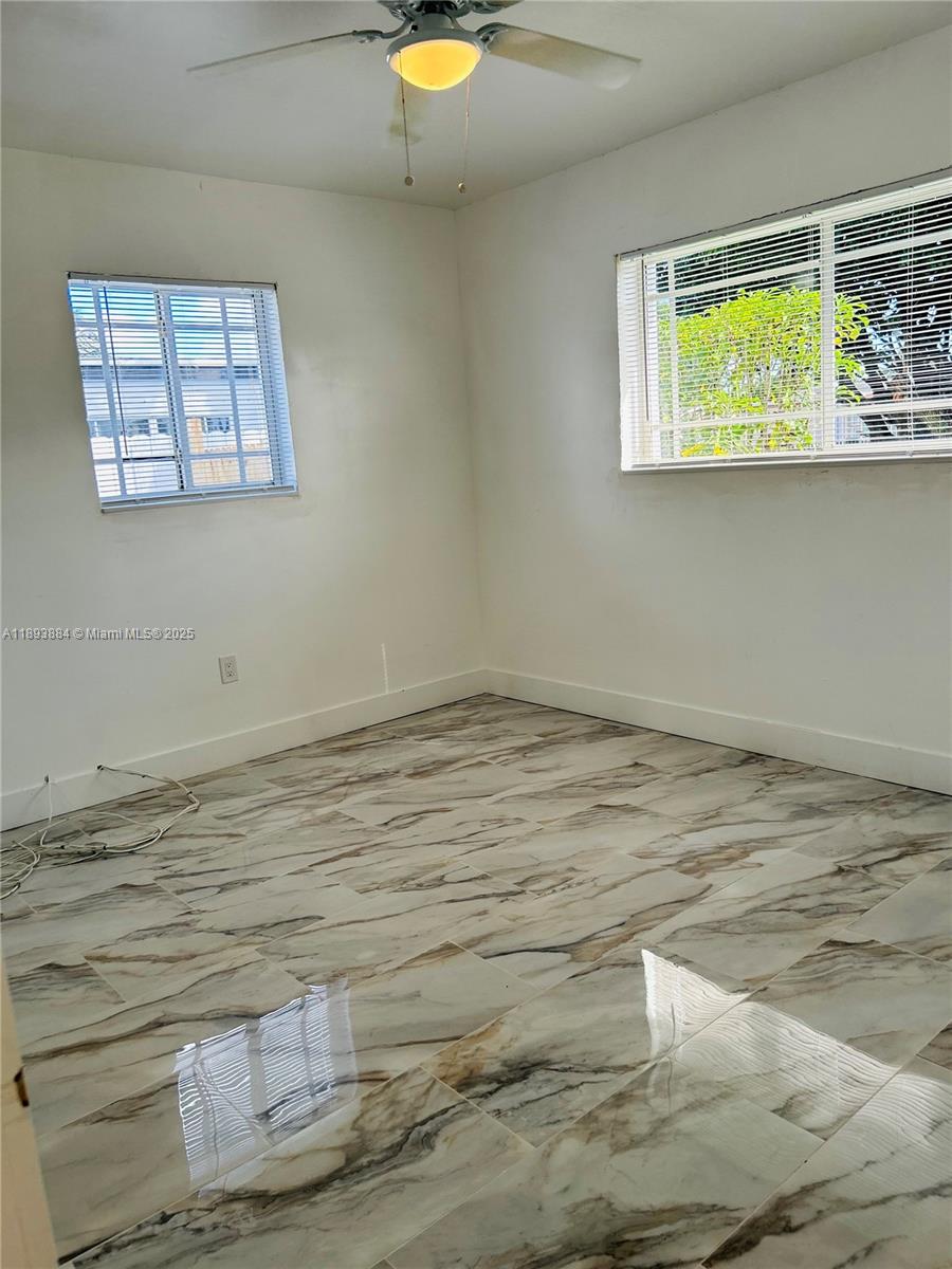 PALMLAND ESTATES - Residential Lease