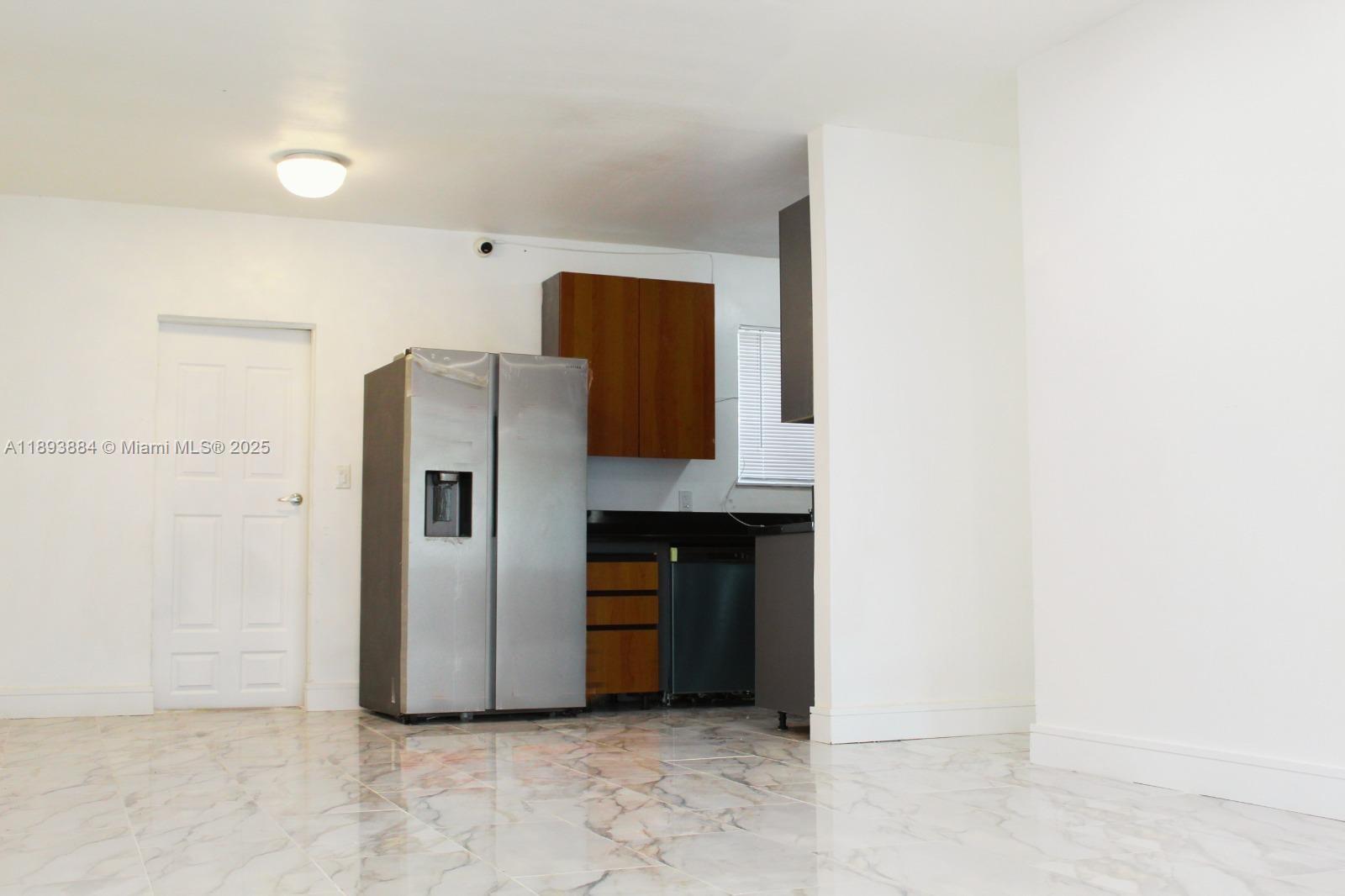 PALMLAND ESTATES - Residential Lease