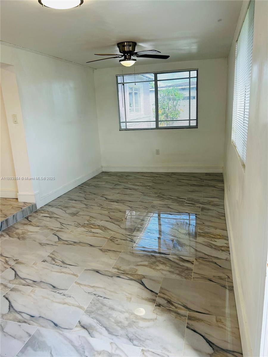 PALMLAND ESTATES - Residential Lease