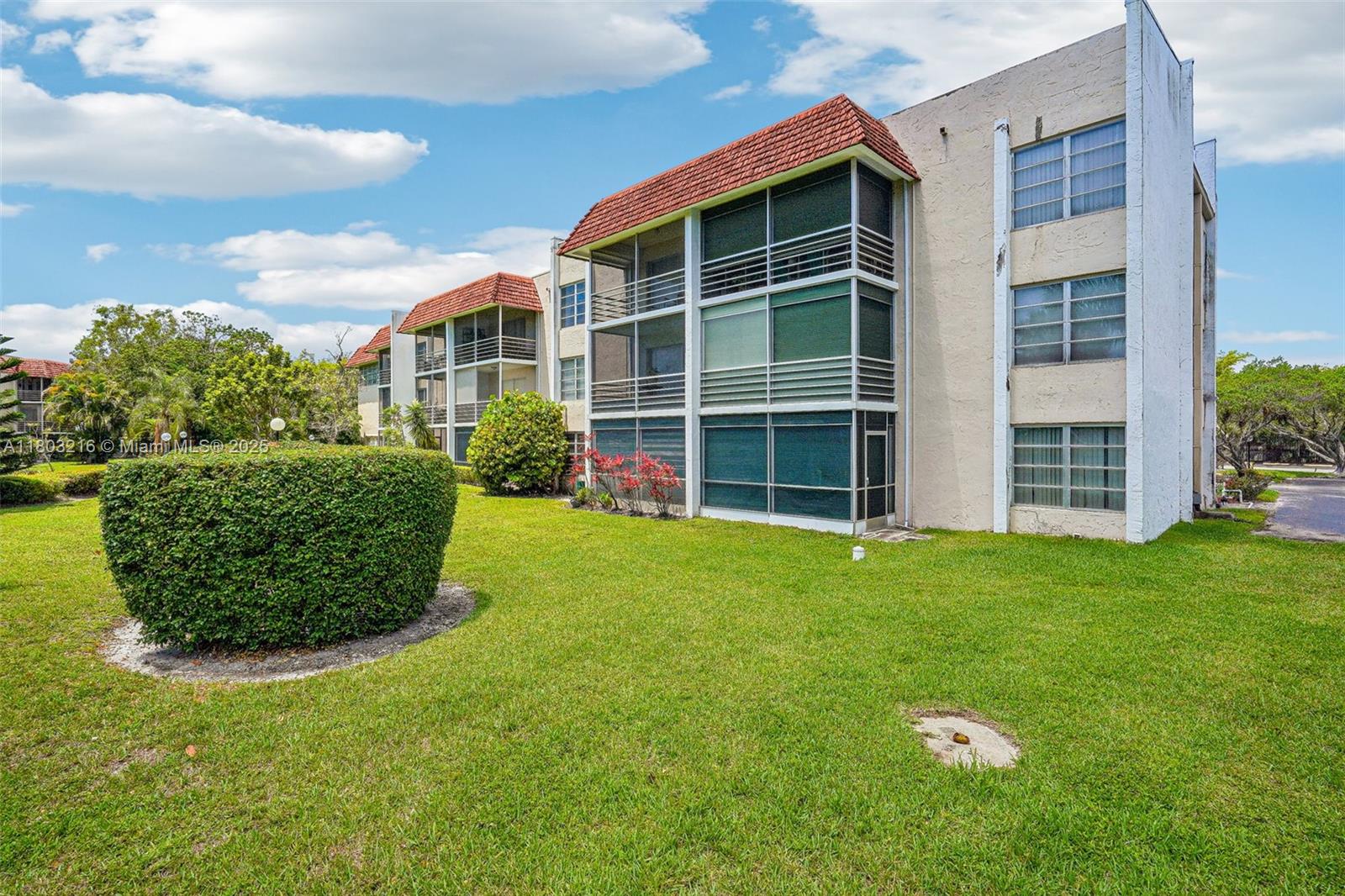 LAS VISTAS P-R IN INVERRA - Residential