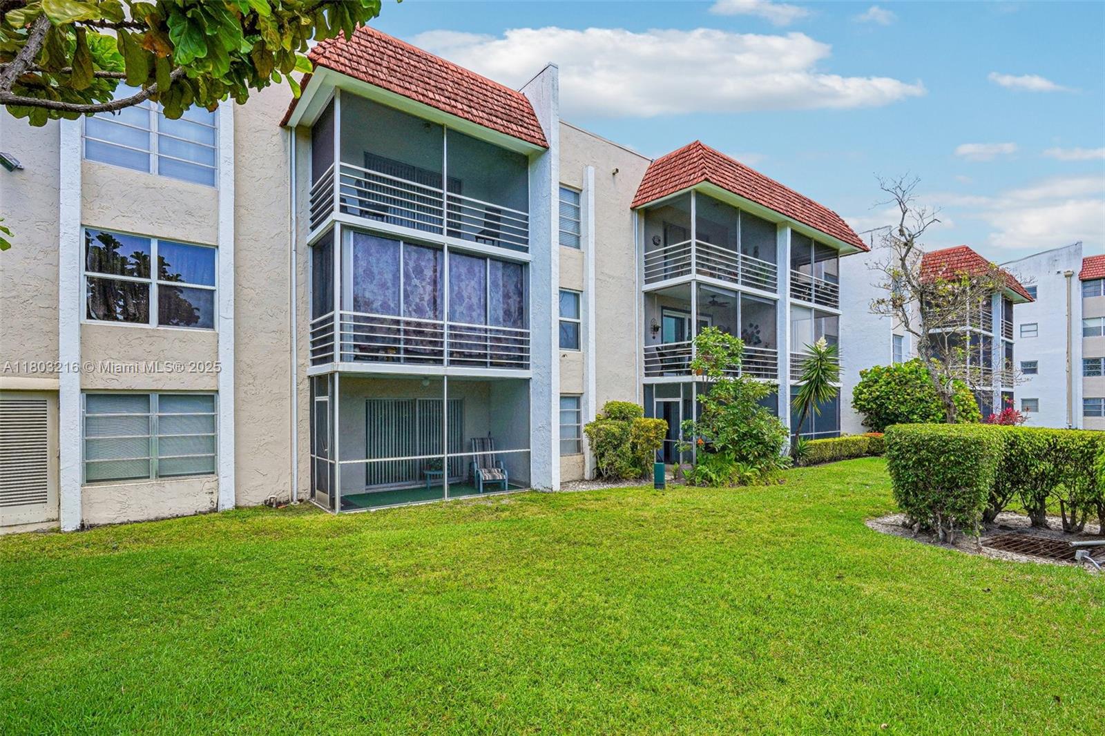 LAS VISTAS P-R IN INVERRA - Residential