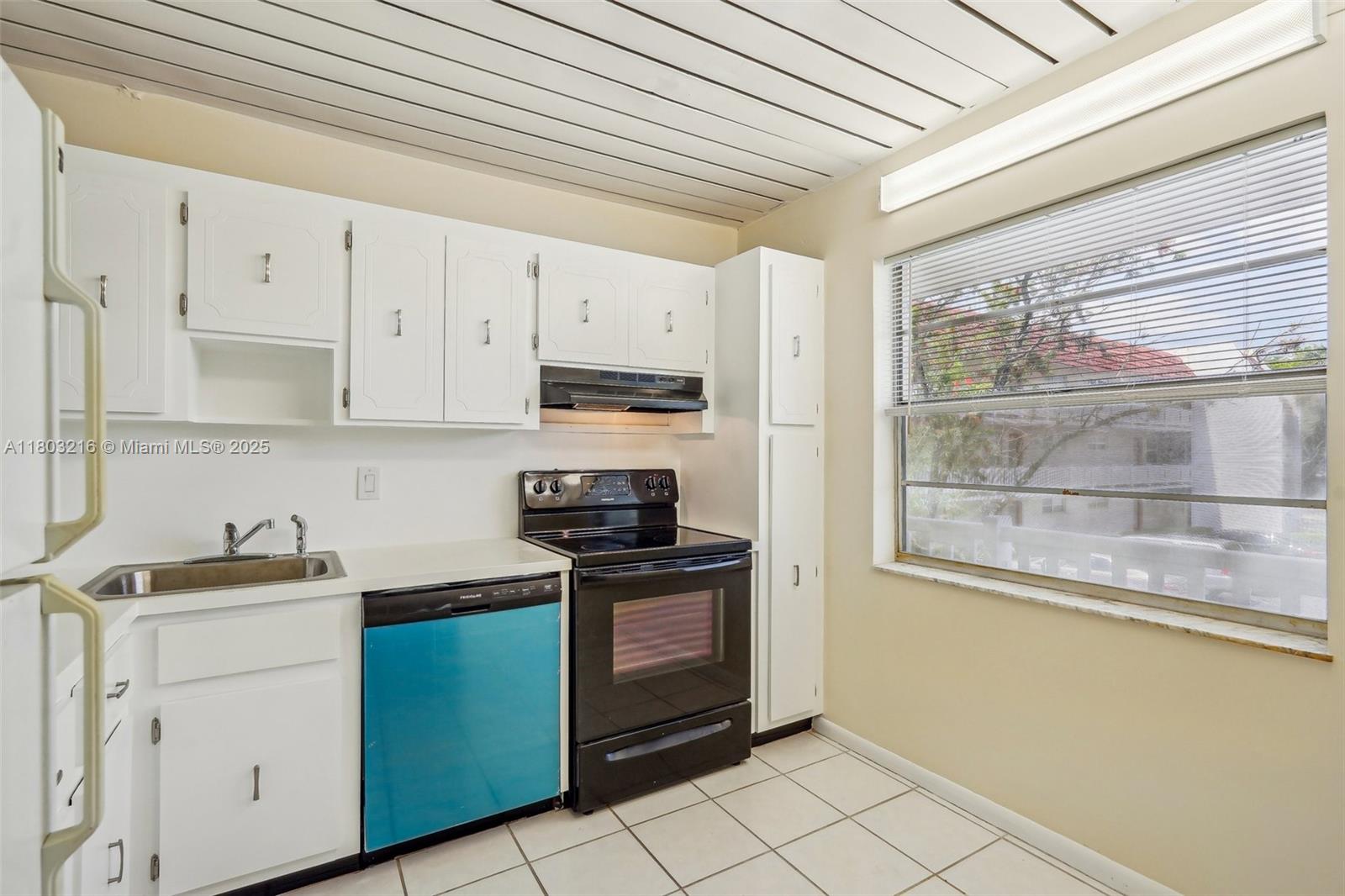 LAS VISTAS P-R IN INVERRA - Residential