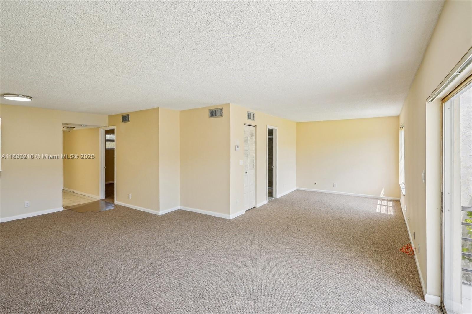 LAS VISTAS P-R IN INVERRA - Residential