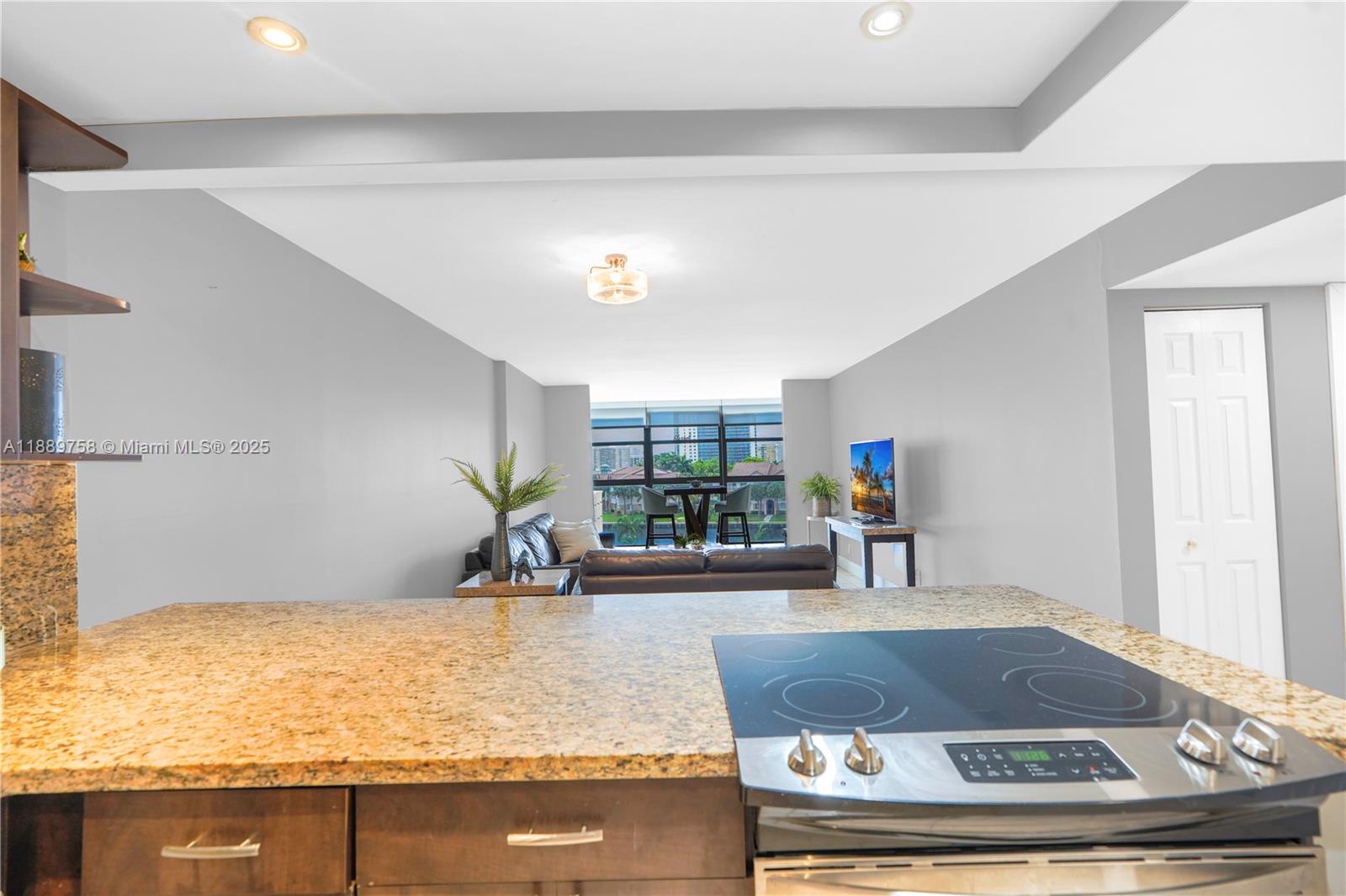 200 LESLIE CONDO - Residential Lease