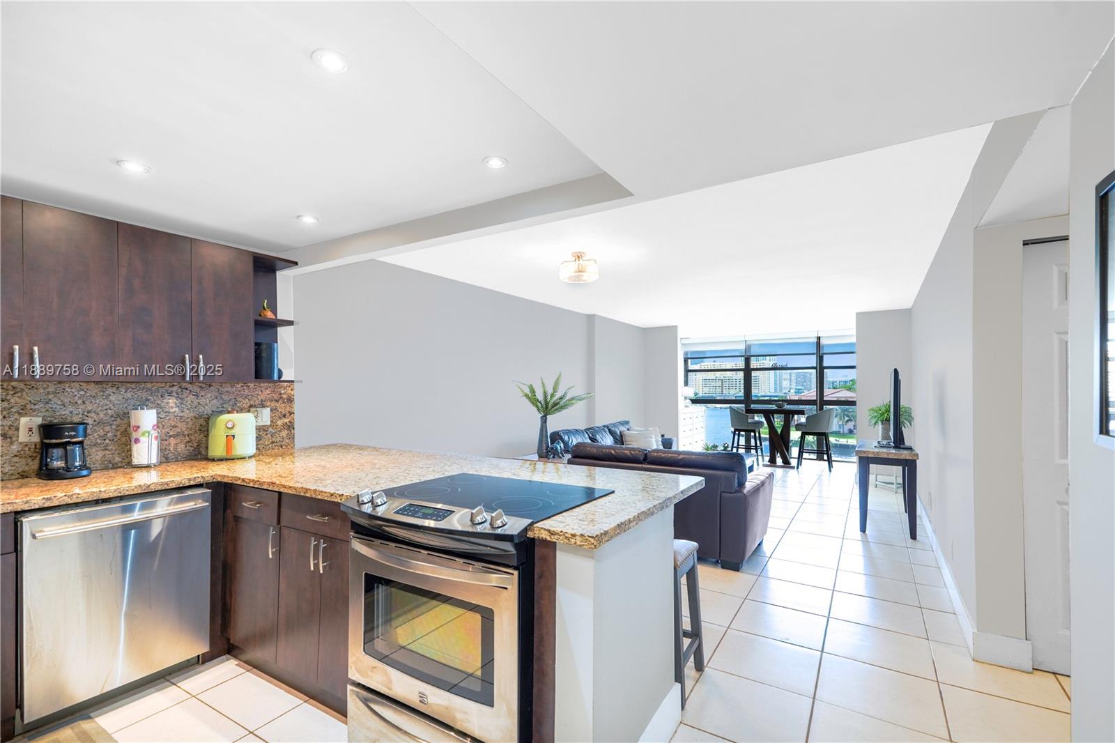 200 LESLIE CONDO - Residential Lease