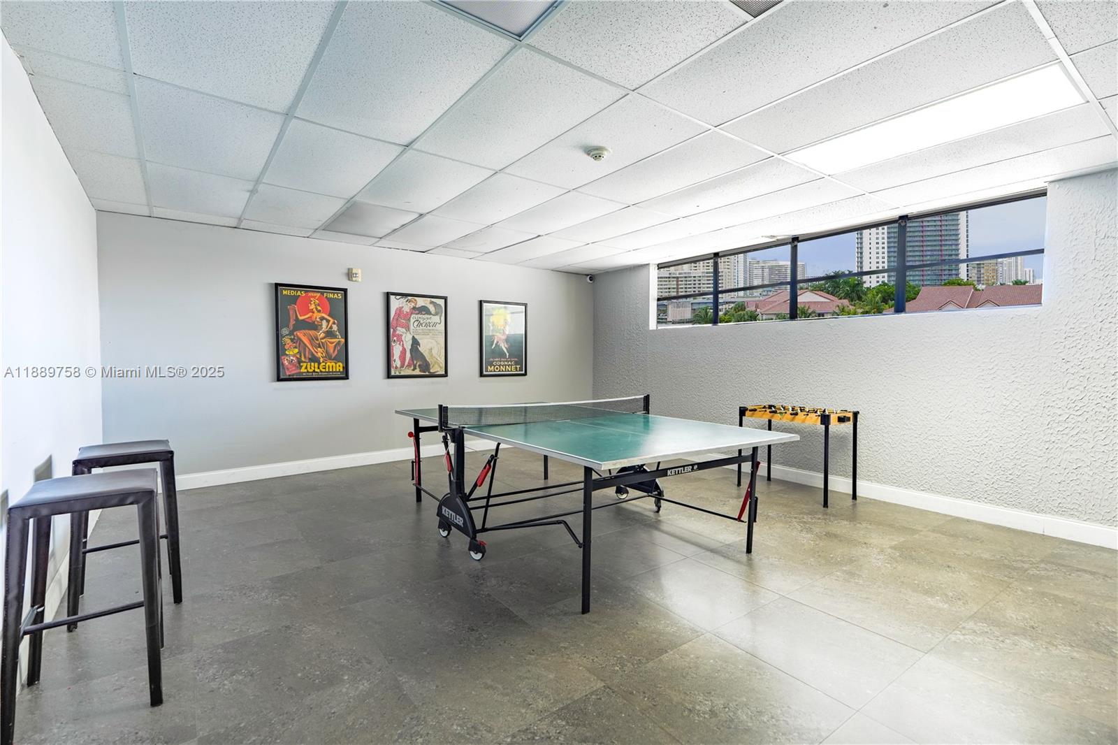 200 LESLIE CONDO - Residential Lease