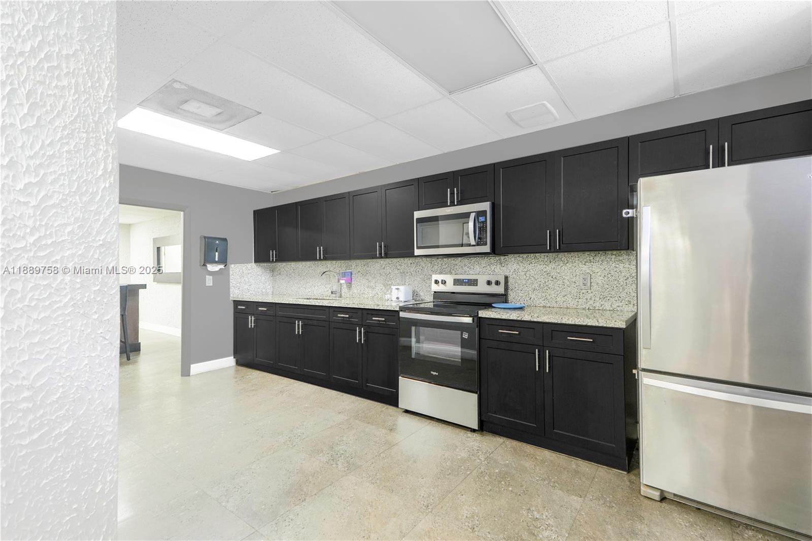 200 LESLIE CONDO - Residential Lease