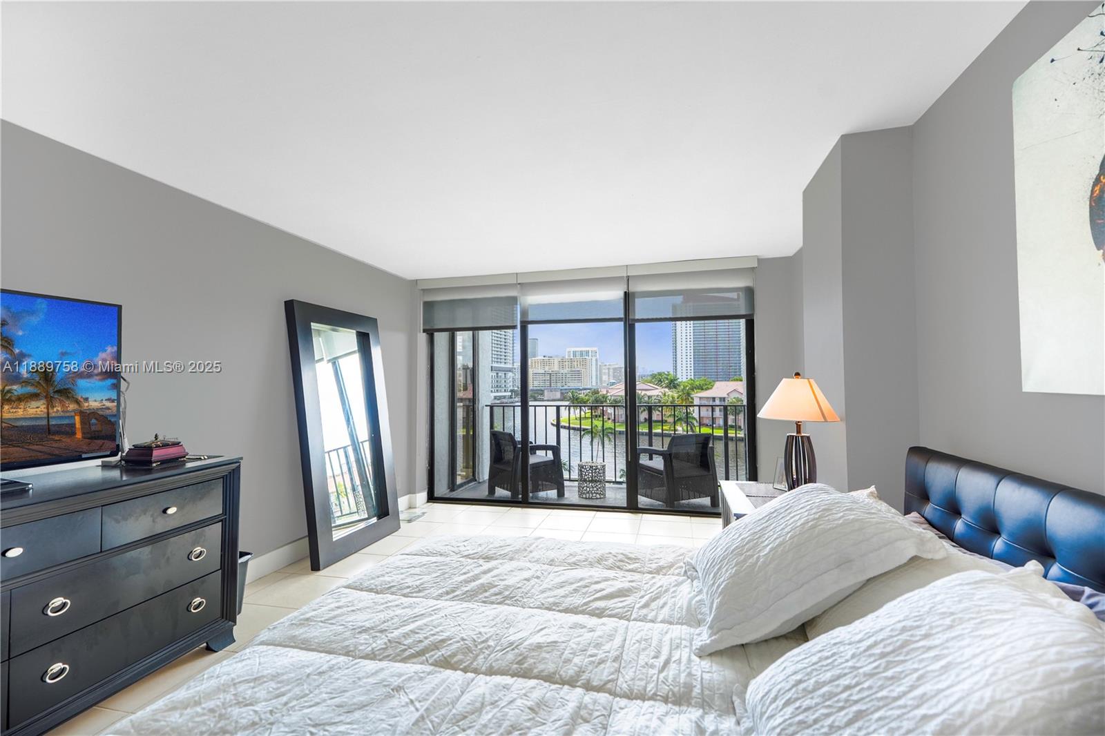 200 LESLIE CONDO - Residential Lease