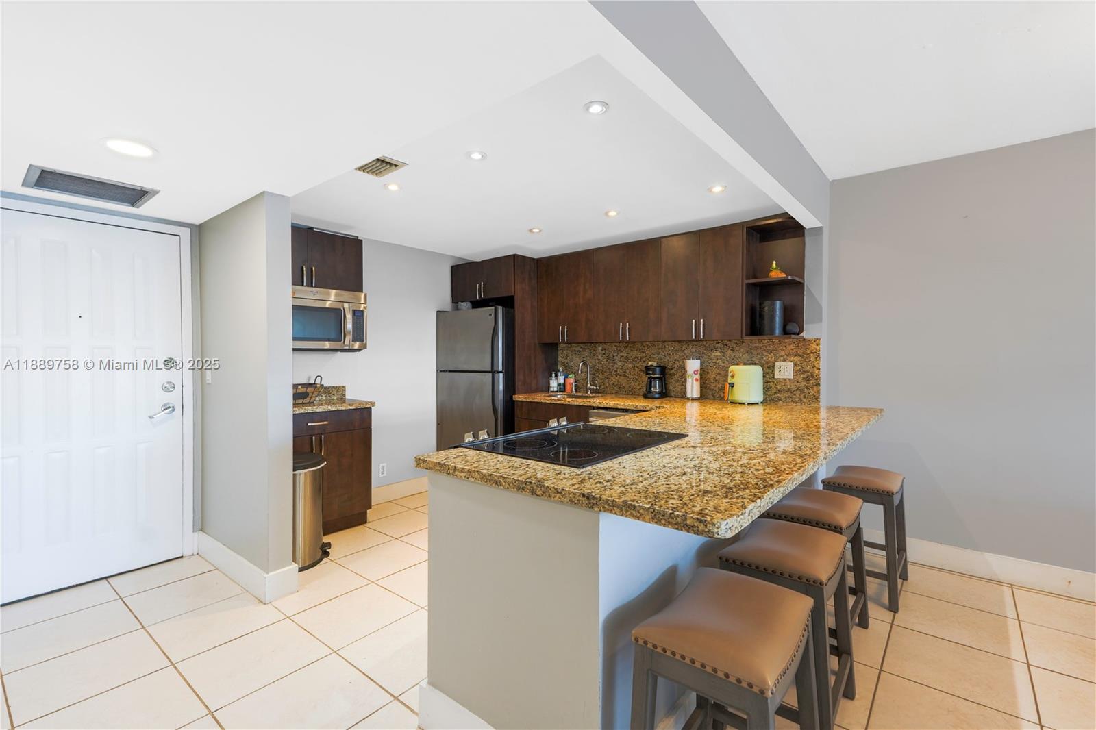200 LESLIE CONDO - Residential Lease