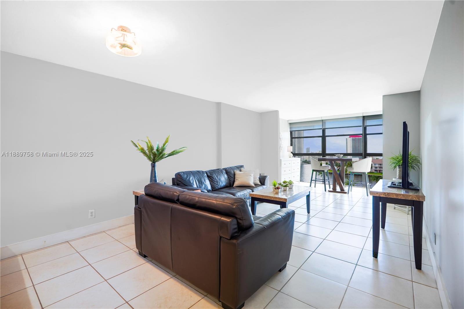 200 LESLIE CONDO - Residential Lease