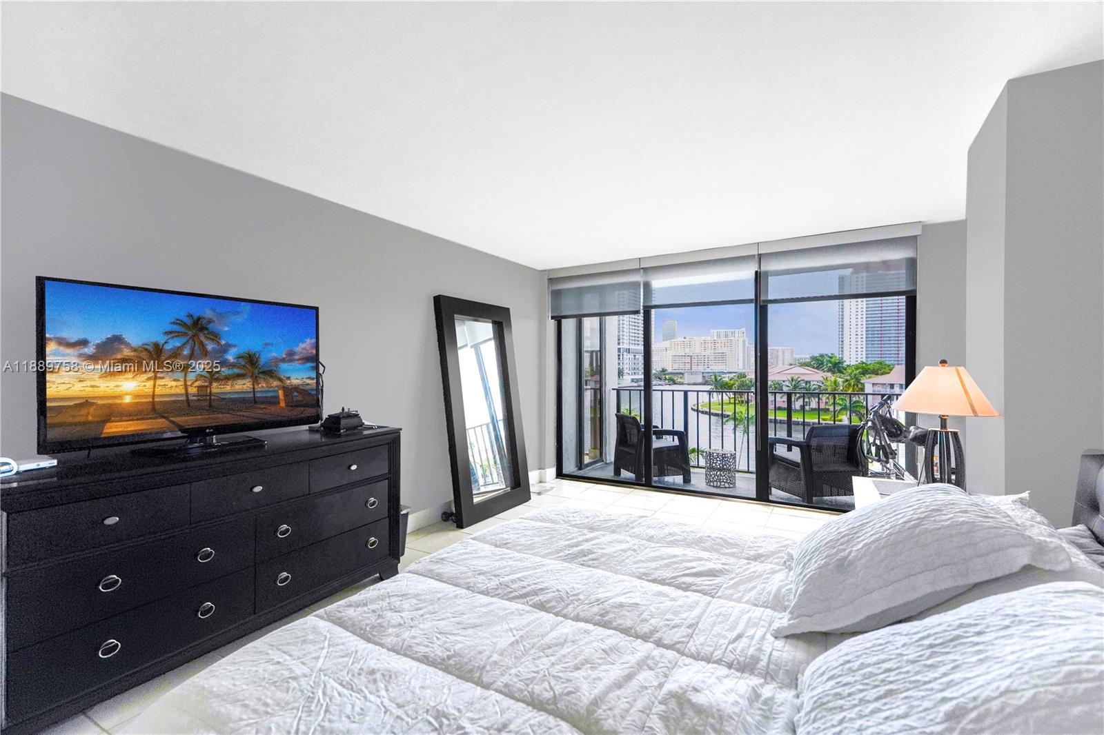 200 LESLIE CONDO - Residential Lease