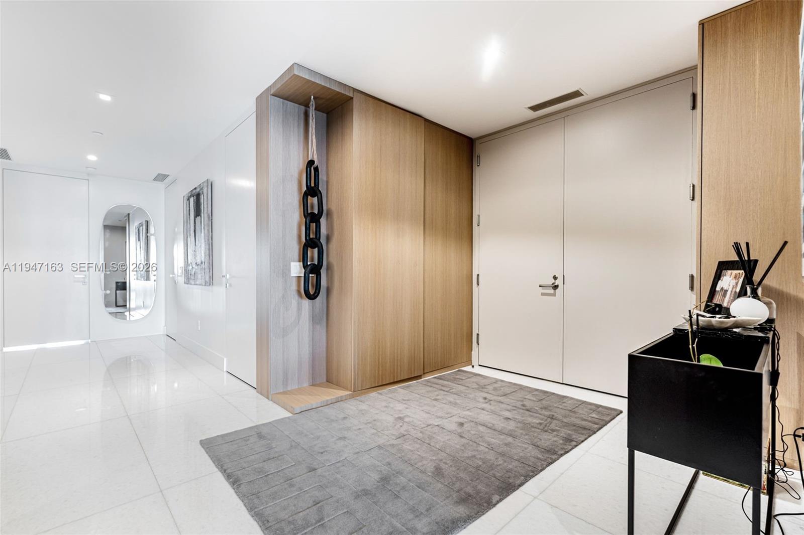 18975 Collins Ave 4602