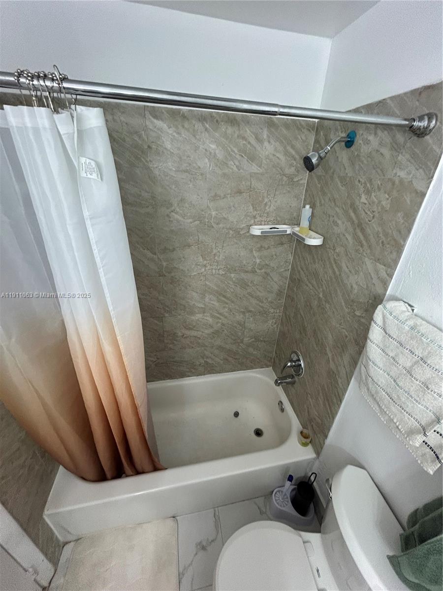 VENETIAN GARDENS AT COUNT - Residential