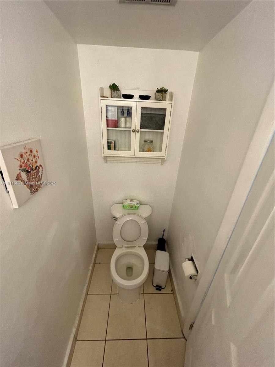 VENETIAN GARDENS AT COUNT - Residential