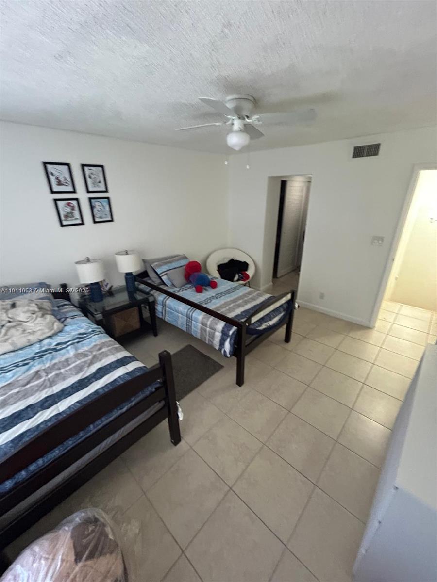 VENETIAN GARDENS AT COUNT - Residential