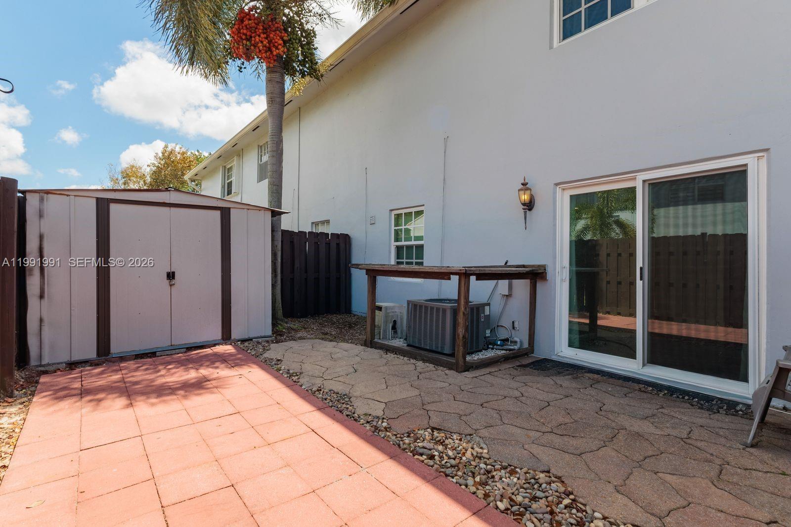 ARROWHEAD GOLF & TENNIS C - Residential