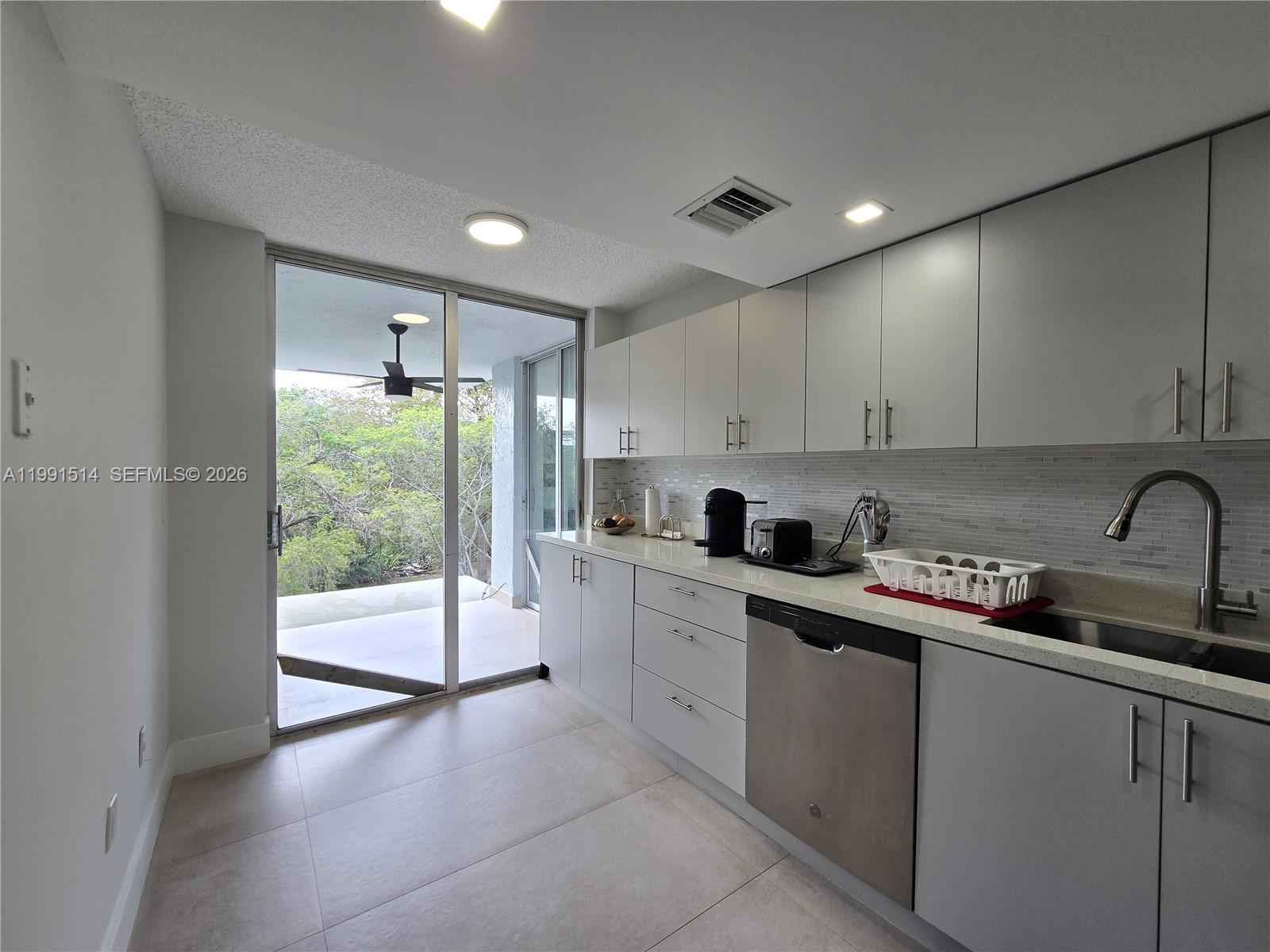 GREYNOLDS PARK CLUB CONDO - Residential